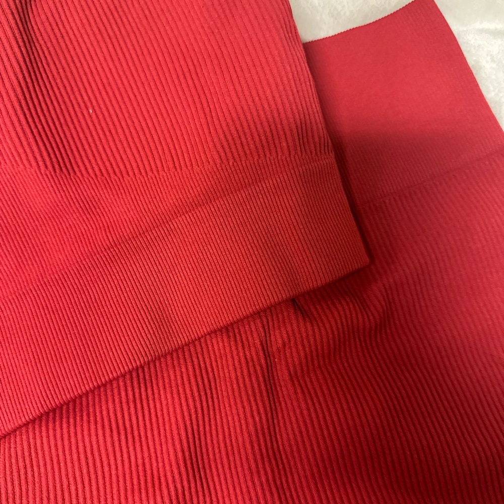 Red 2 piece Workout Set - Picture 3 of 5